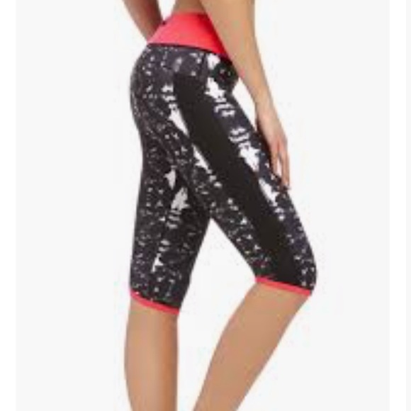 Fabletics Rio Run Capri - Picture 2 of 8